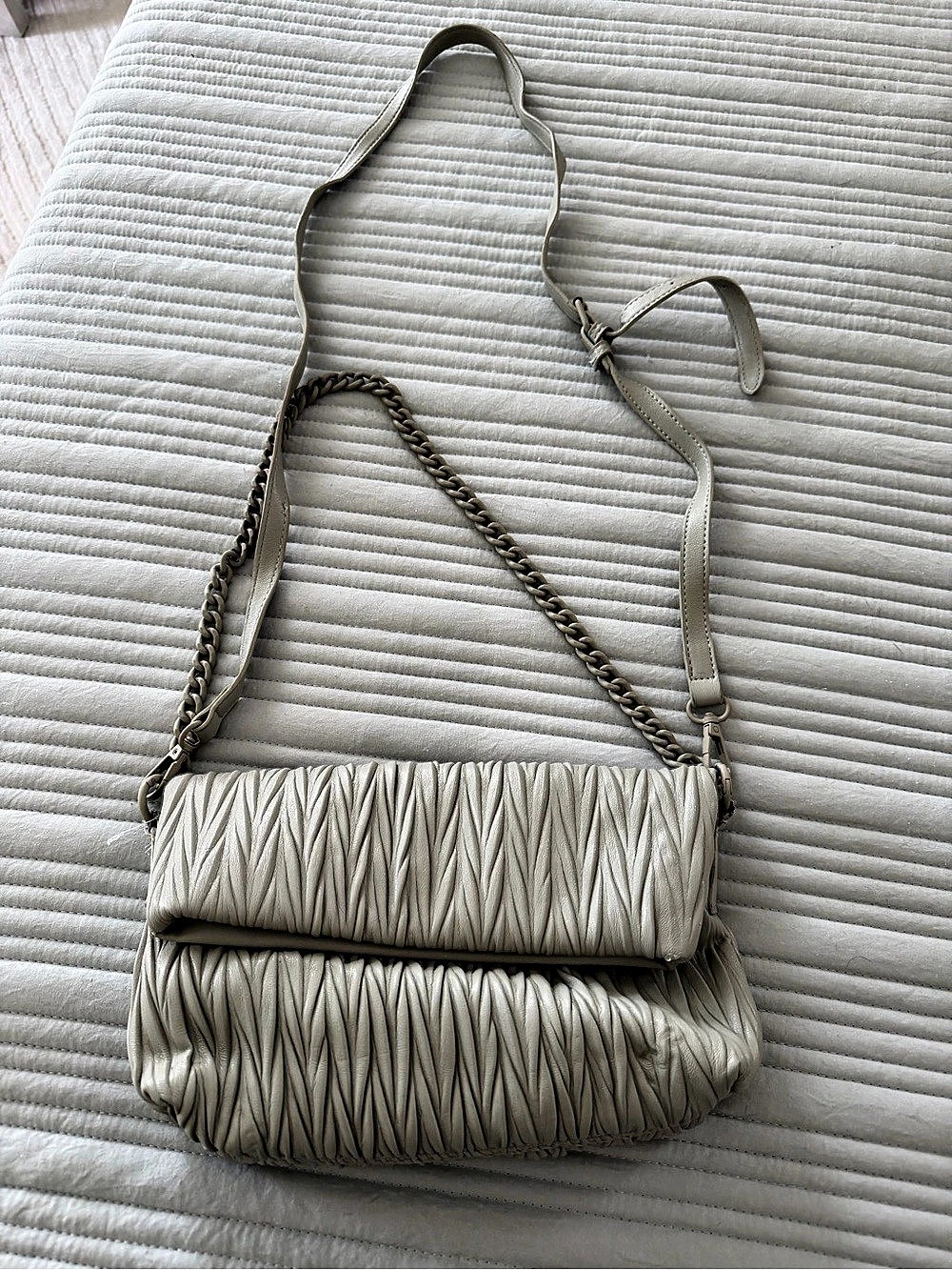 Ruched Shoulder Bag in Cream Like New